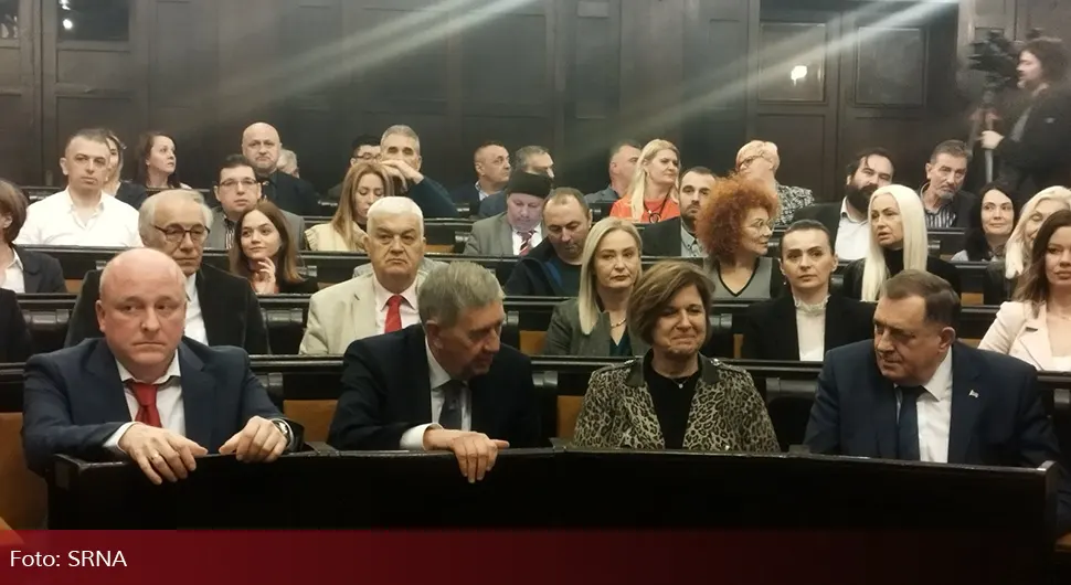 64412a342869a-Dodik i ostali.webp